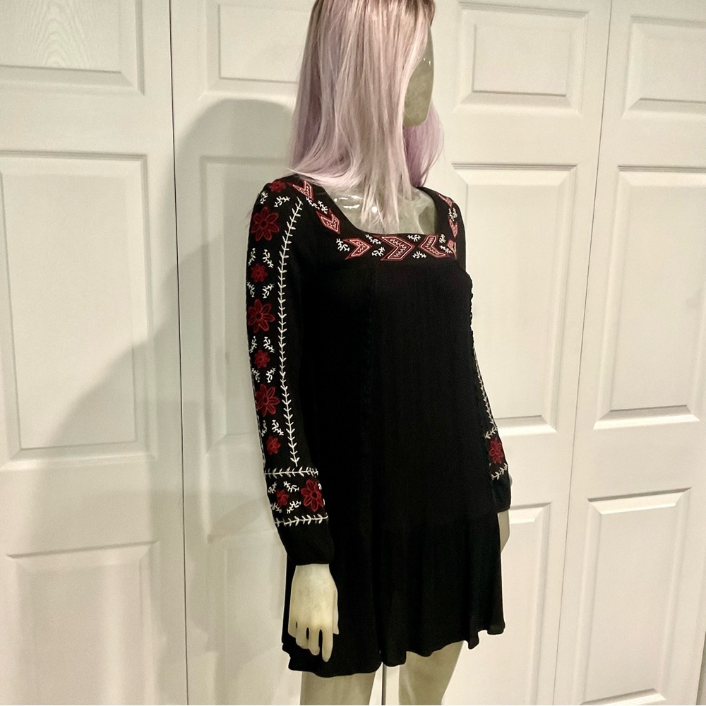 Xhilaration Black Top/Dress with Red and White Embroidery